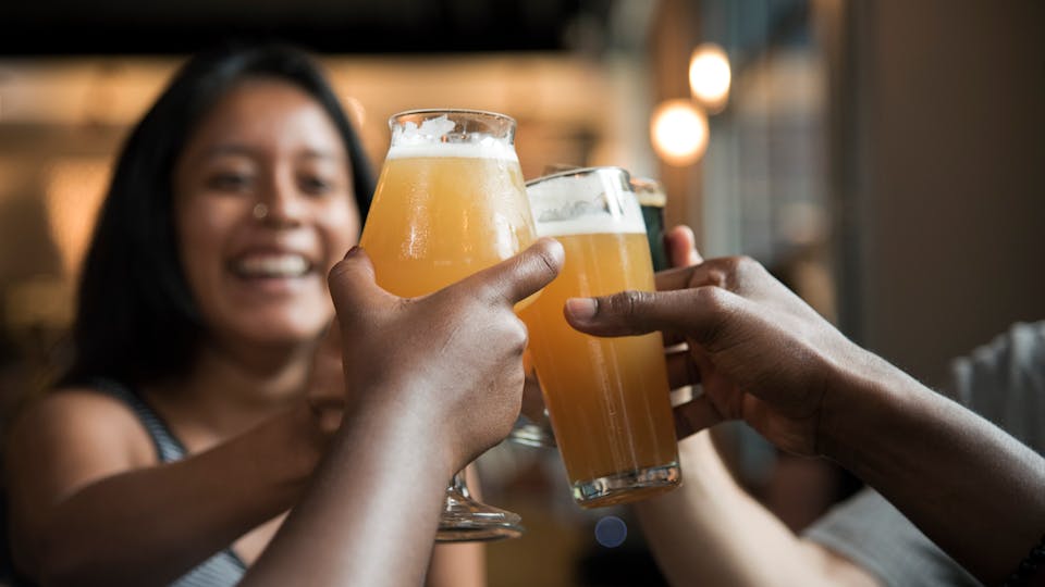 Bierbauch loswerden 10 Tipps gegen den Bierbauch