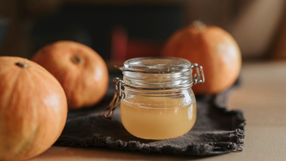 Apfelessig trinken als Powerbooster Wofür eignet sich Apfelessig Lösung