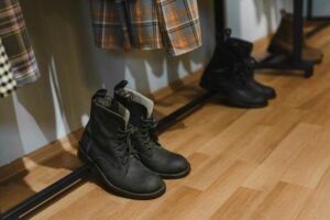 Schlaufe hinten an Stiefeln - dafür ist sie gut