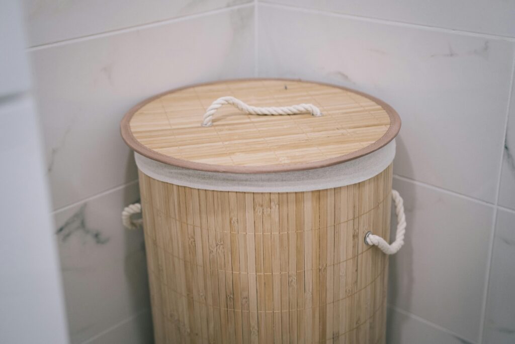 Welche Materialien sind für die Renovierung eines Altbaus ideal? 52 Wäschekorb mit Deckel - Tipps, Ideen und Modelle