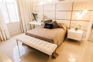 Wie man ein subtiles Schlafzimmer für ultimativen Komfort gestaltet