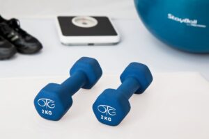 Krafttraining zu Hause Einfaches Training ohne Fitnessstudio