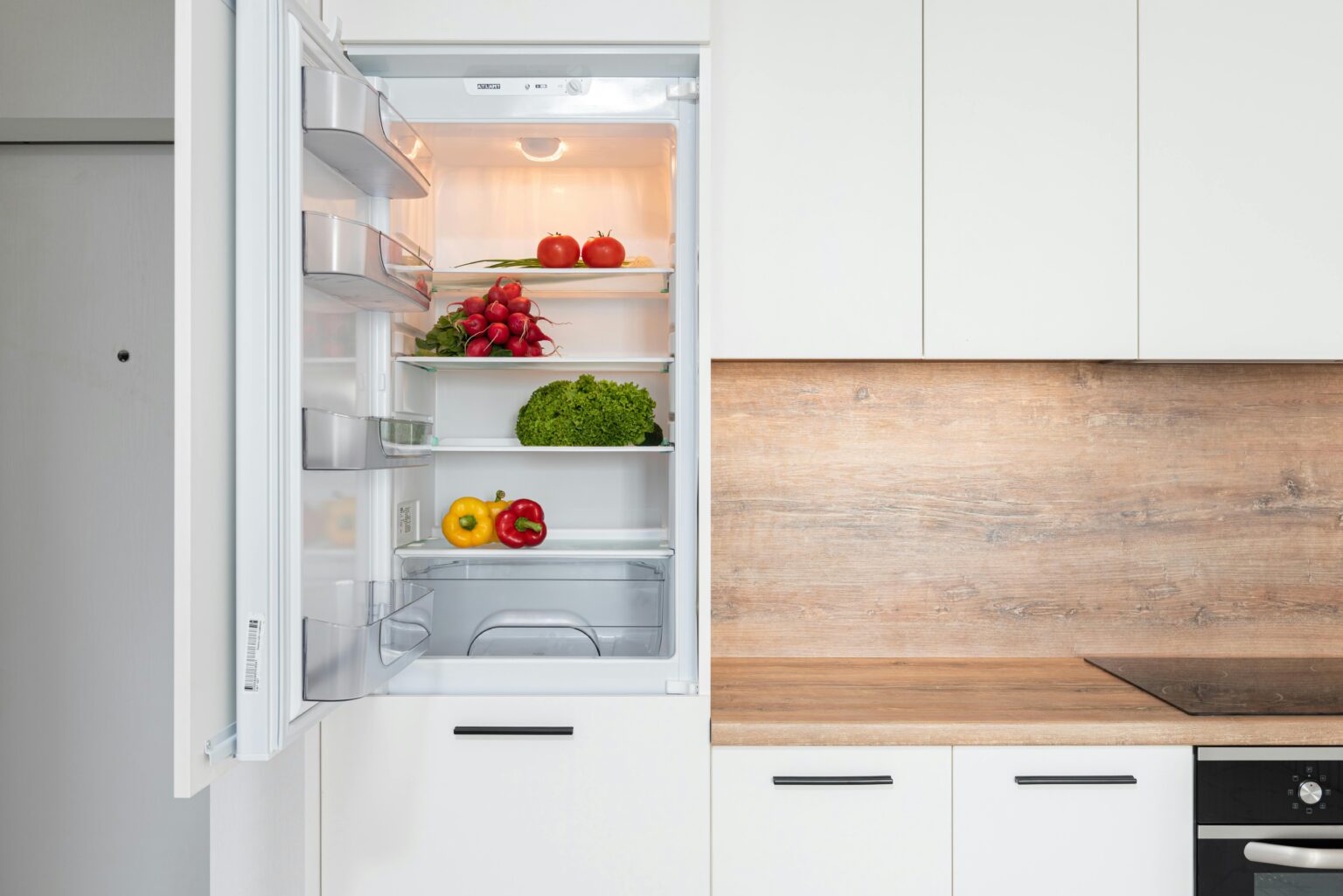 Warum läuft mein Kühlschrank ständig und wie kann ich das Problem beheben?