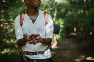 Welche Smartphone-Apps sind hilfreich beim Wandern?