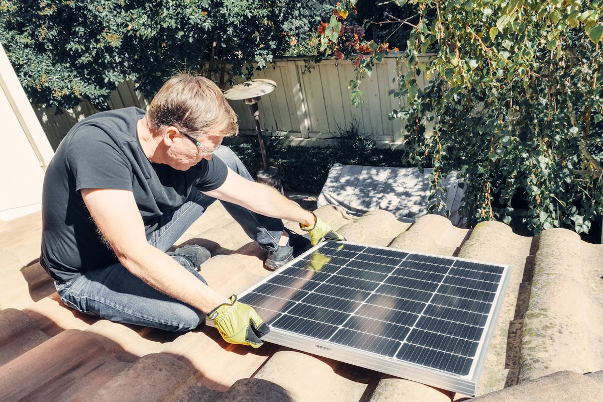 Was ist bei der Installation einer Solaranlage auf dem Dach zu beachten