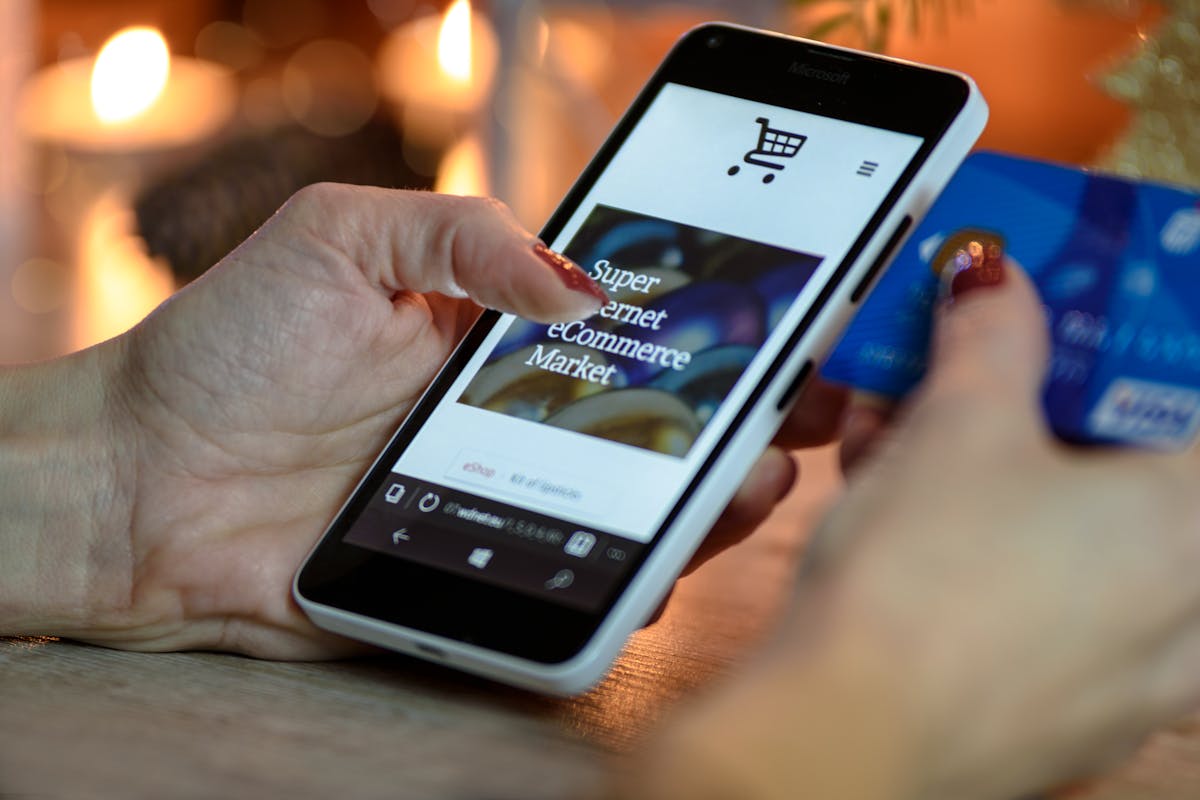 Wie erkenne ich gefälschte Markenprodukte beim Online-Shopping
