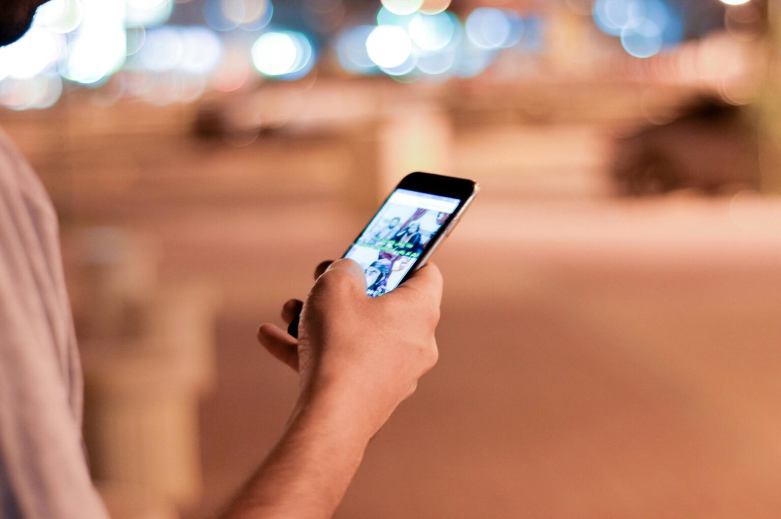 Wie kann ich das Display meines Smartphones vor Kratzern schützen?
