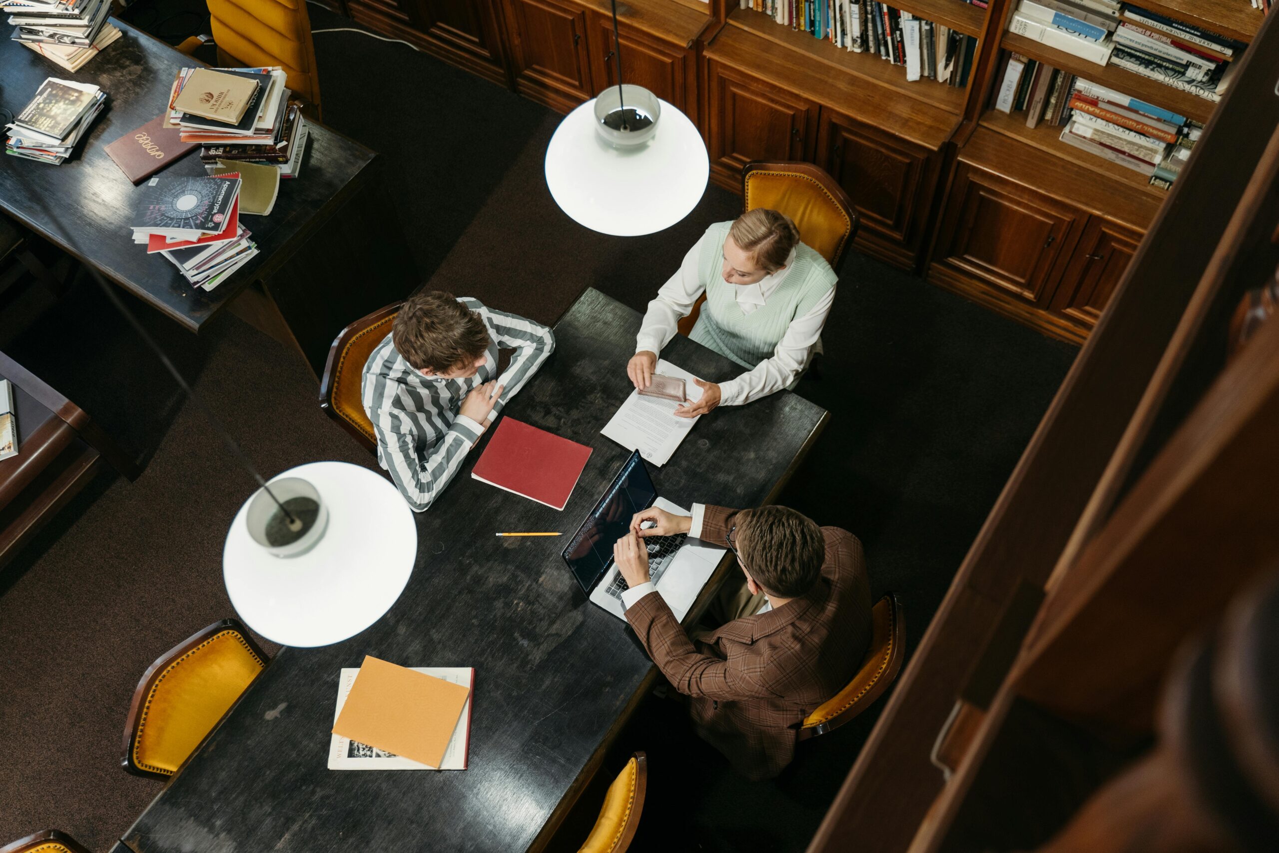 Wie organisiere ich einen erfolgreichen Bücherclub in meiner Freizeit?
