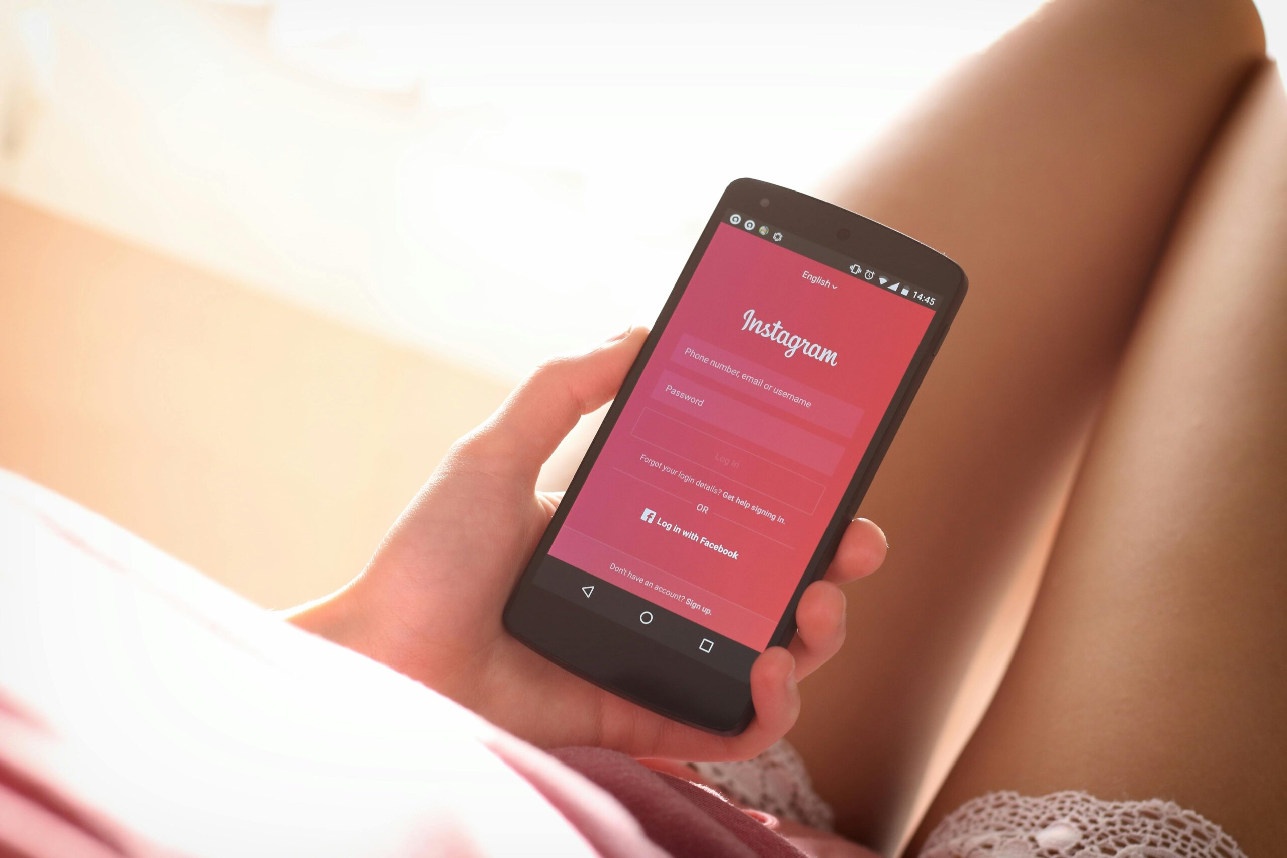 Welche Datenschutz-Einstellungen sollte ich bei Instagram überprüfen?
