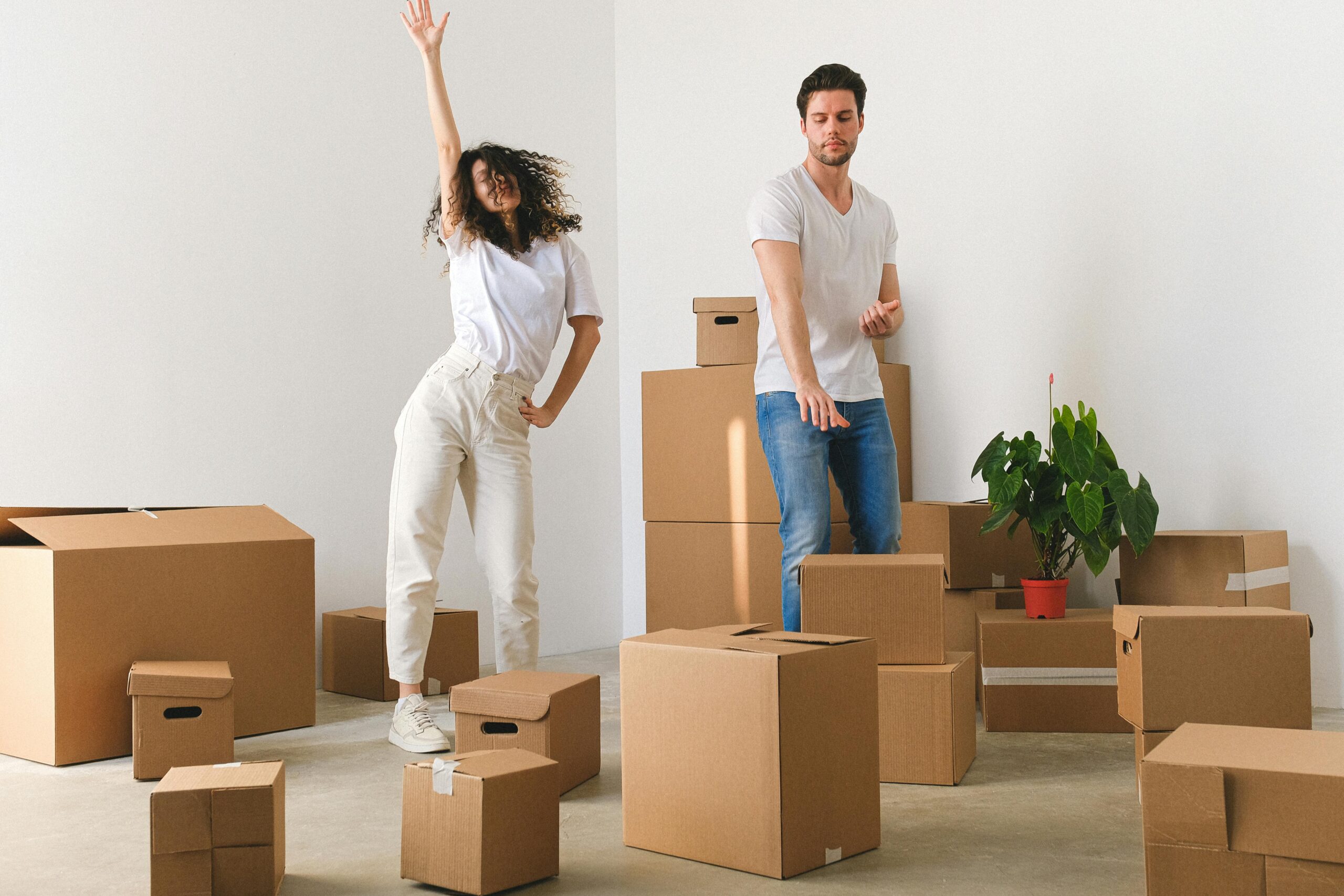 Welche Tipps helfen beim Sparen für die erste eigene Wohnung?