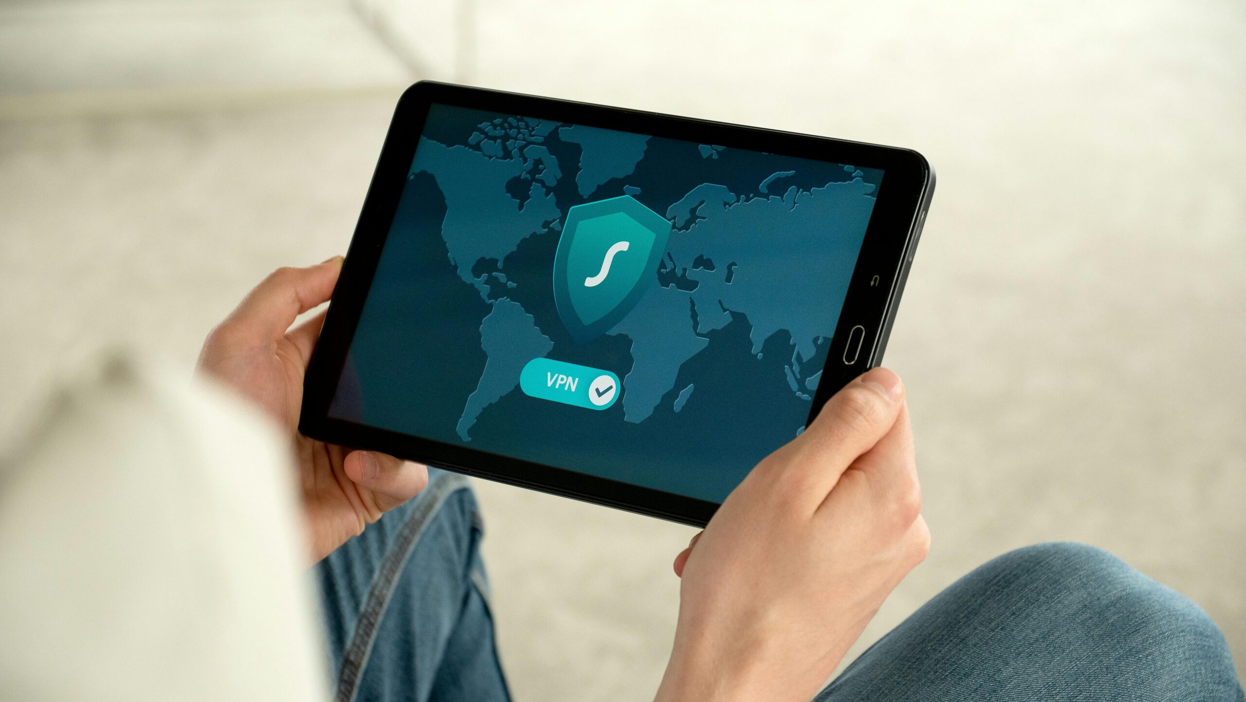 Welche Maßnahmen helfen, wenn mein Samsung Galaxy Tab S7+ nicht mehr lädt?
