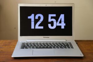 Warum bleibt der Bildschirm meines Lenovo Yoga 920 schwarz?