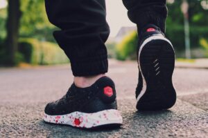 Socken rutschen in den Schuhen nach hinten – was tun?
