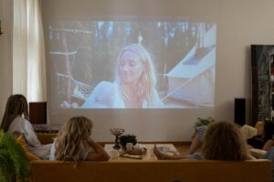 Warum startet mein tragbarer Projektor nicht mehr?