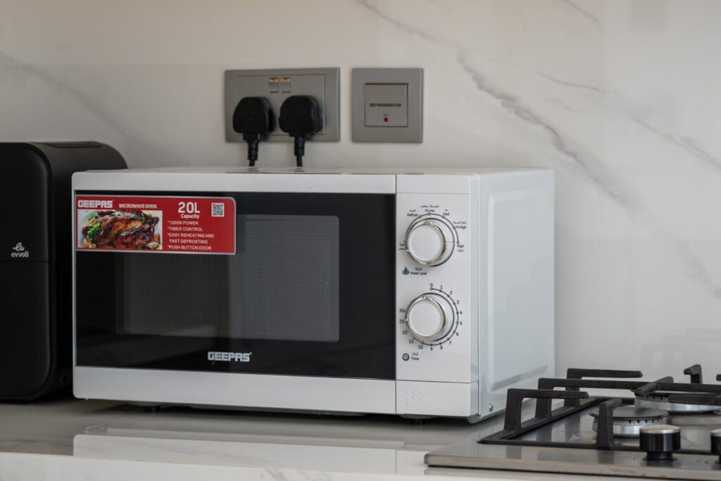 Mikrowelle riecht nach verbranntem Plastik