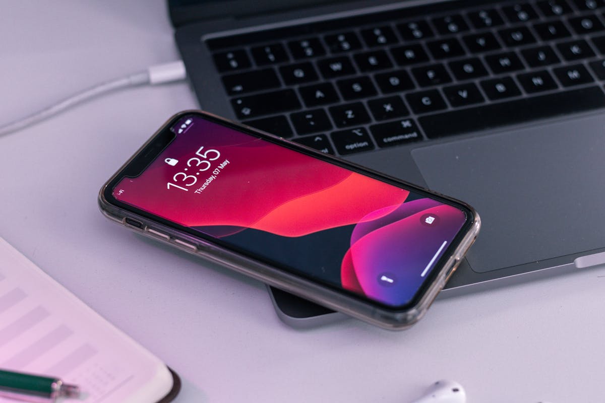 Smartphone zeigt nach Update falsche Uhrzeit: Das hilft