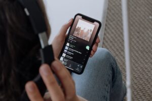 Spotify startet immer wieder am Anfang des Liedes